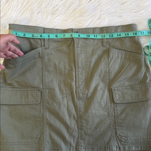 Gap Olive Green Cargo Pocket Mini Skirt Size 10 - Picture 13 of 14